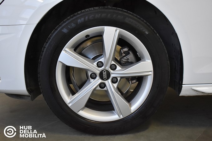 AUDI A4 Avant 40 g-tron S tronic